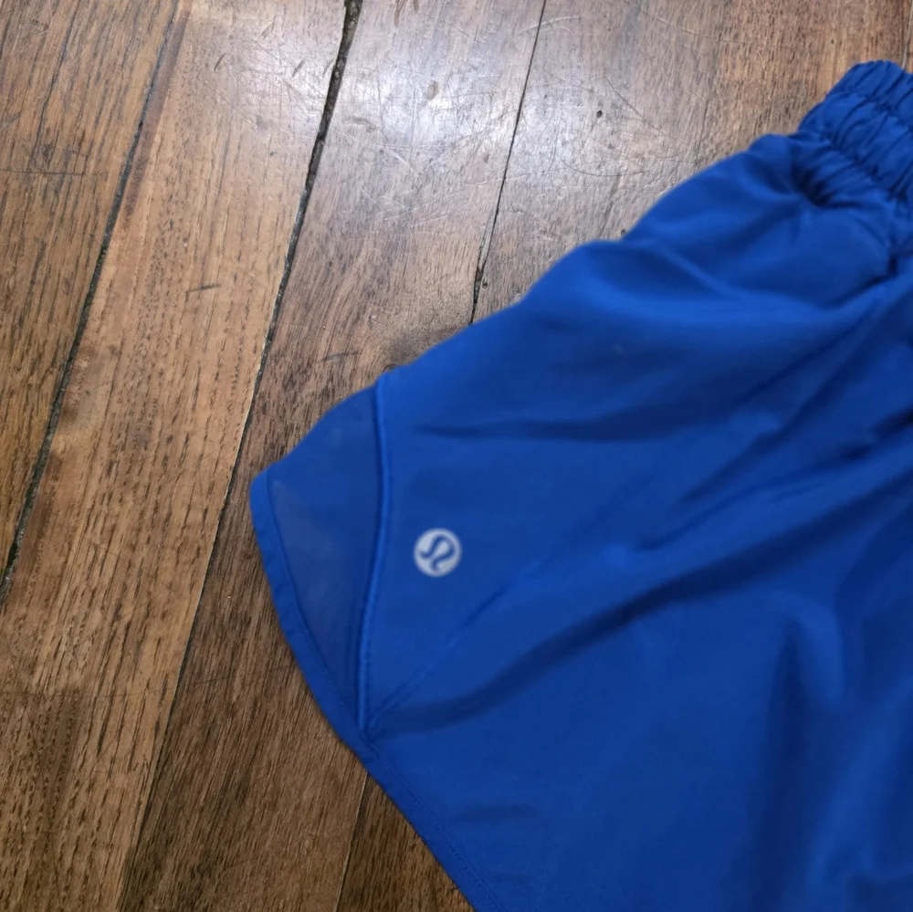 Lululemon Hotty Hot Shorts, Size 8, Blue - Picture 4 of 5
